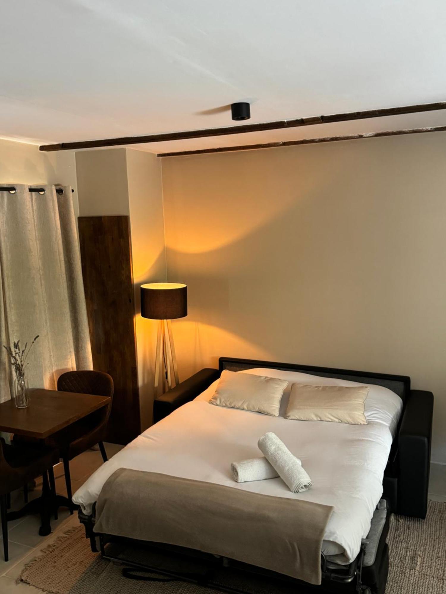 Maison Au Bord De L'Eau Les Roches Rochefort-sur-Nenon Ngoại thất bức ảnh