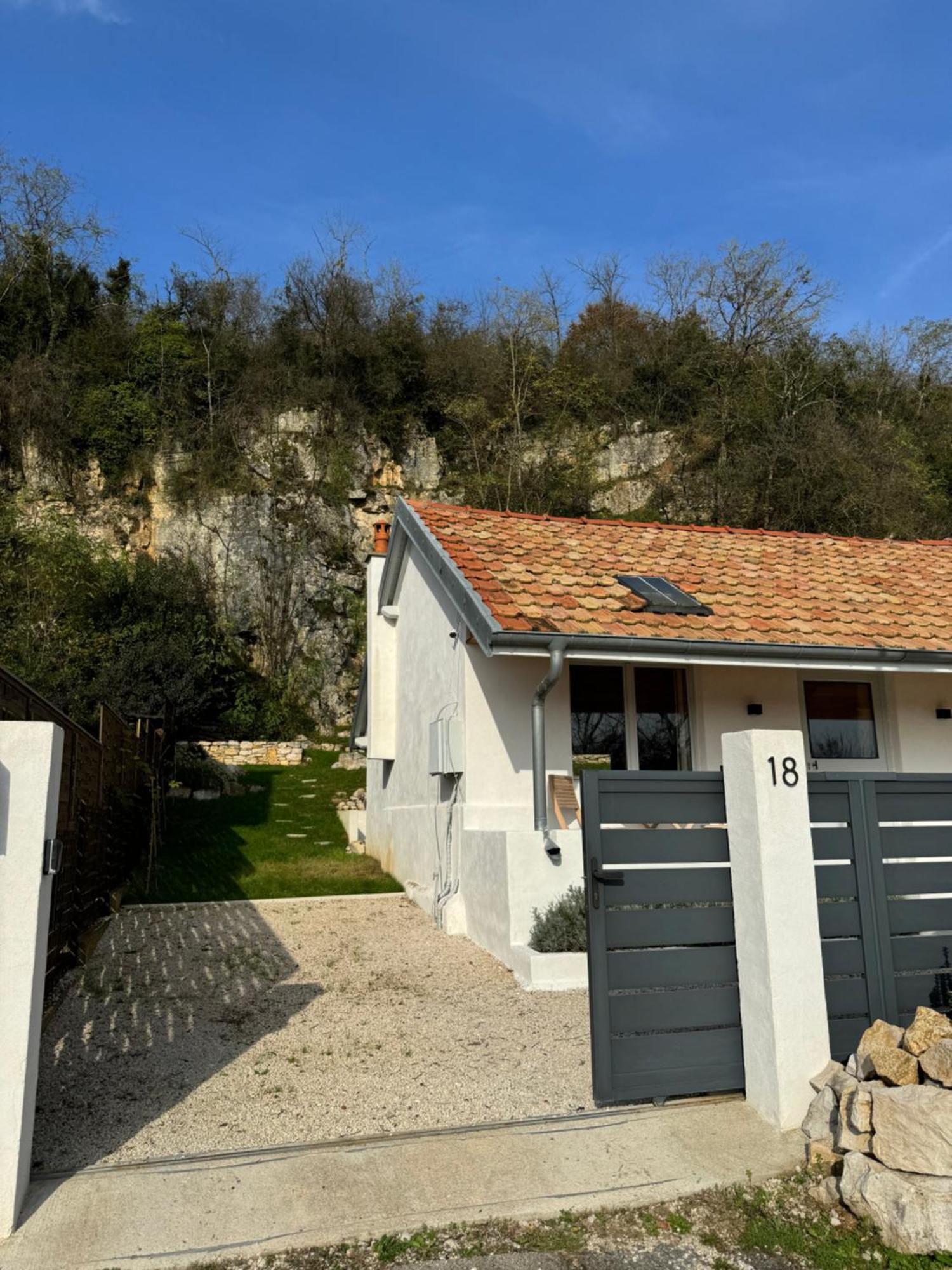 Maison Au Bord De L'Eau Les Roches Rochefort-sur-Nenon Ngoại thất bức ảnh