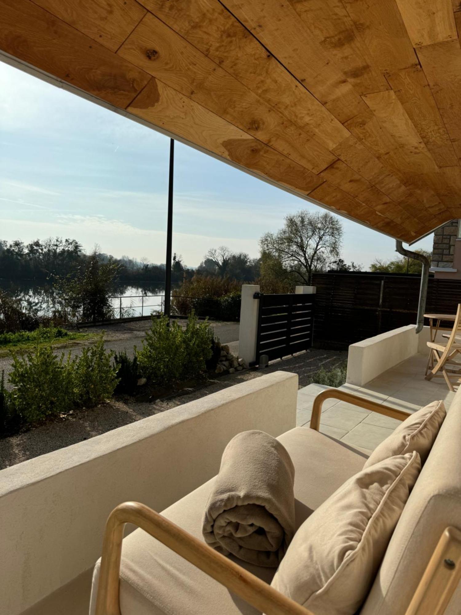 Maison Au Bord De L'Eau Les Roches Rochefort-sur-Nenon Ngoại thất bức ảnh